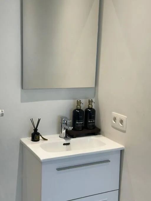 דירות Grote Kamer In Centrum Brugge 0*, ברוז'